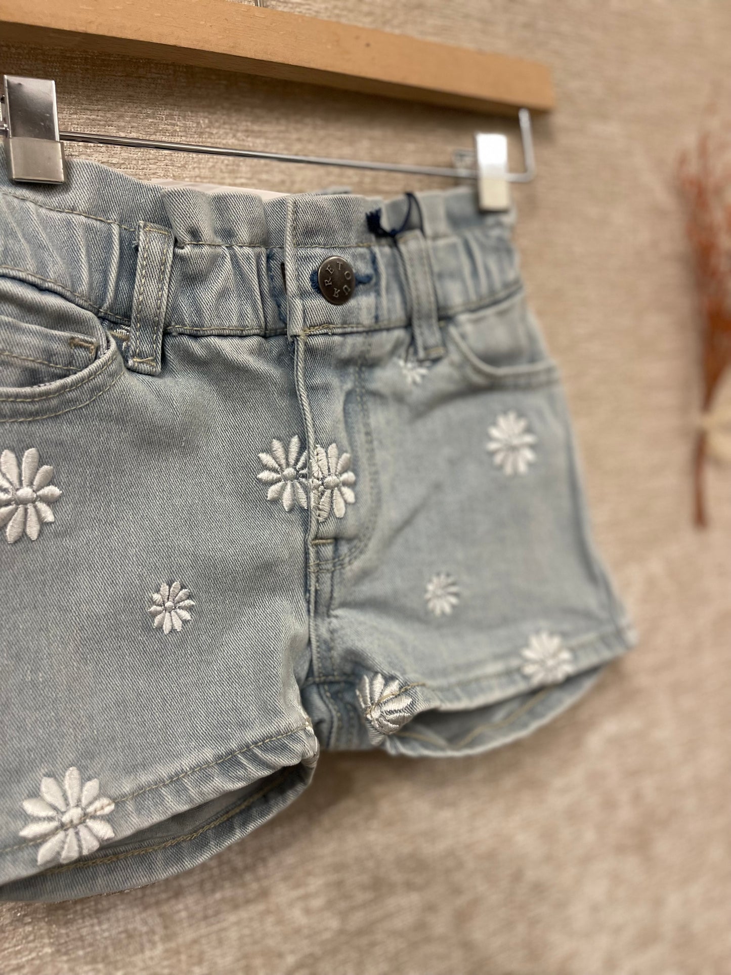 Pantaloncino fiorellini ricamati
