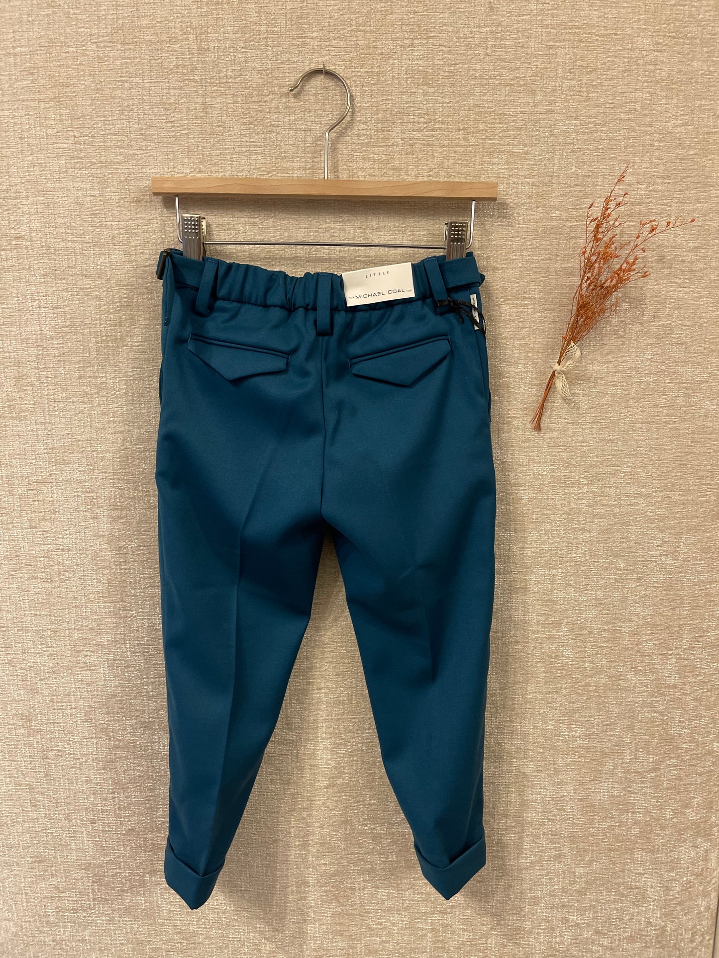 Pantalone con dettaglio sartoriale