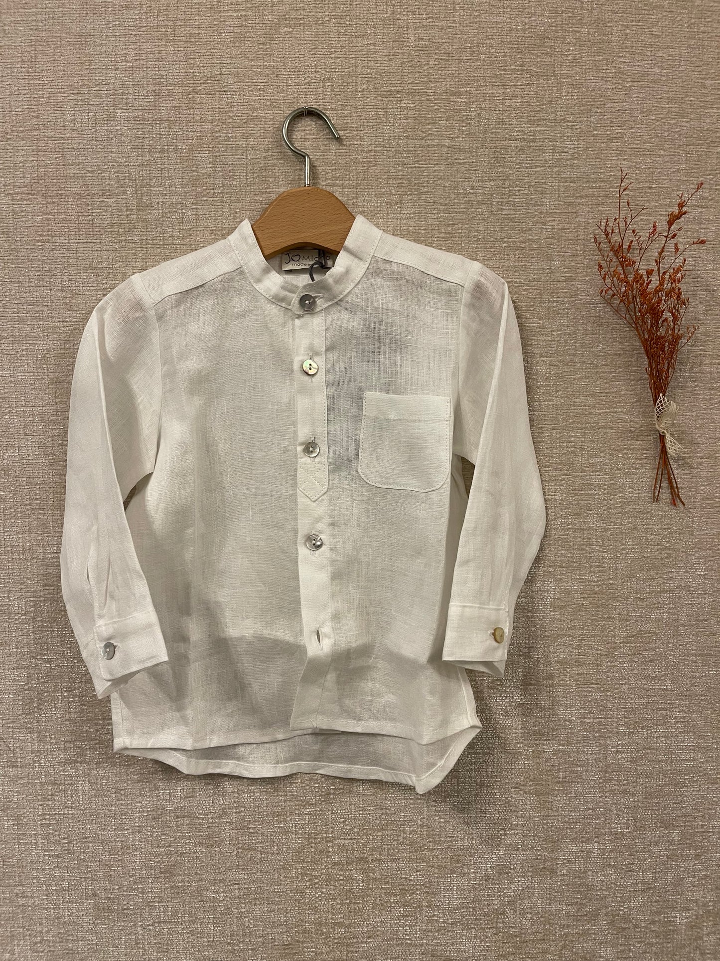 Camicia alla coreana in lino con bottone madreperla